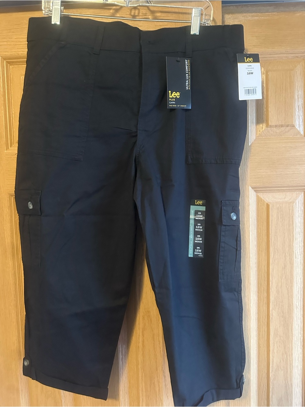 Lee Black Women’s Cargo Capris